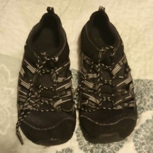 Boys chaco"s outcross water shoe/ sandalsize 2